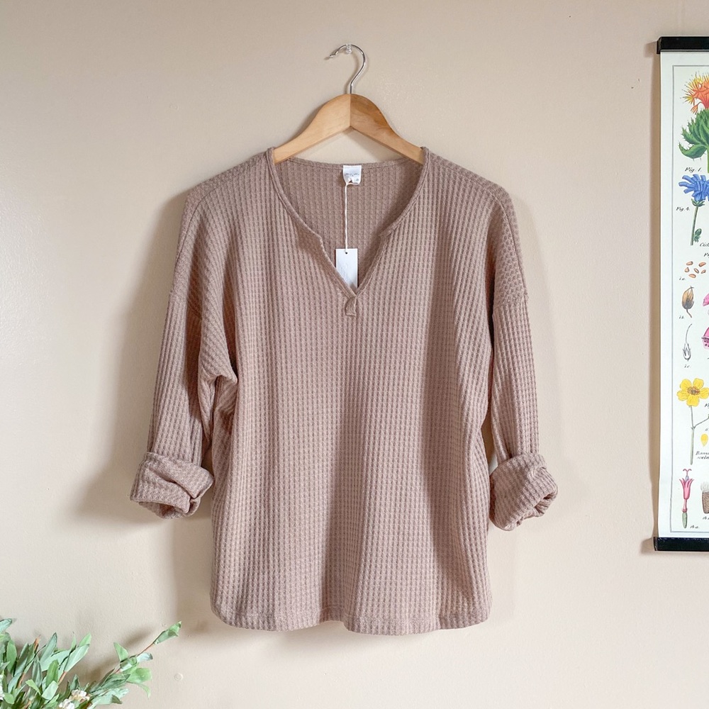 ✨ HOST PICK Notched Waffle Tee ✨